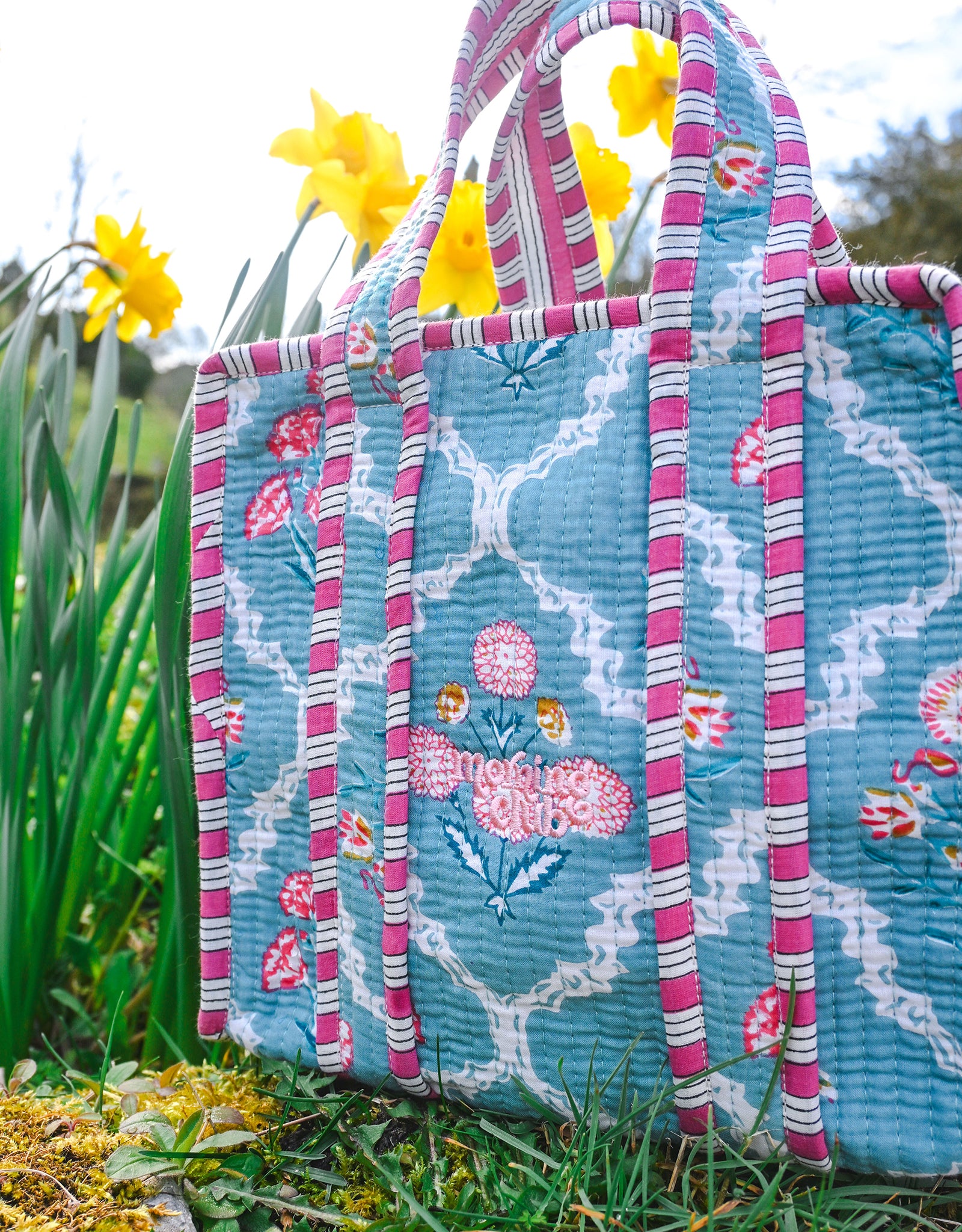 Essentials Quilted Lunch Bag