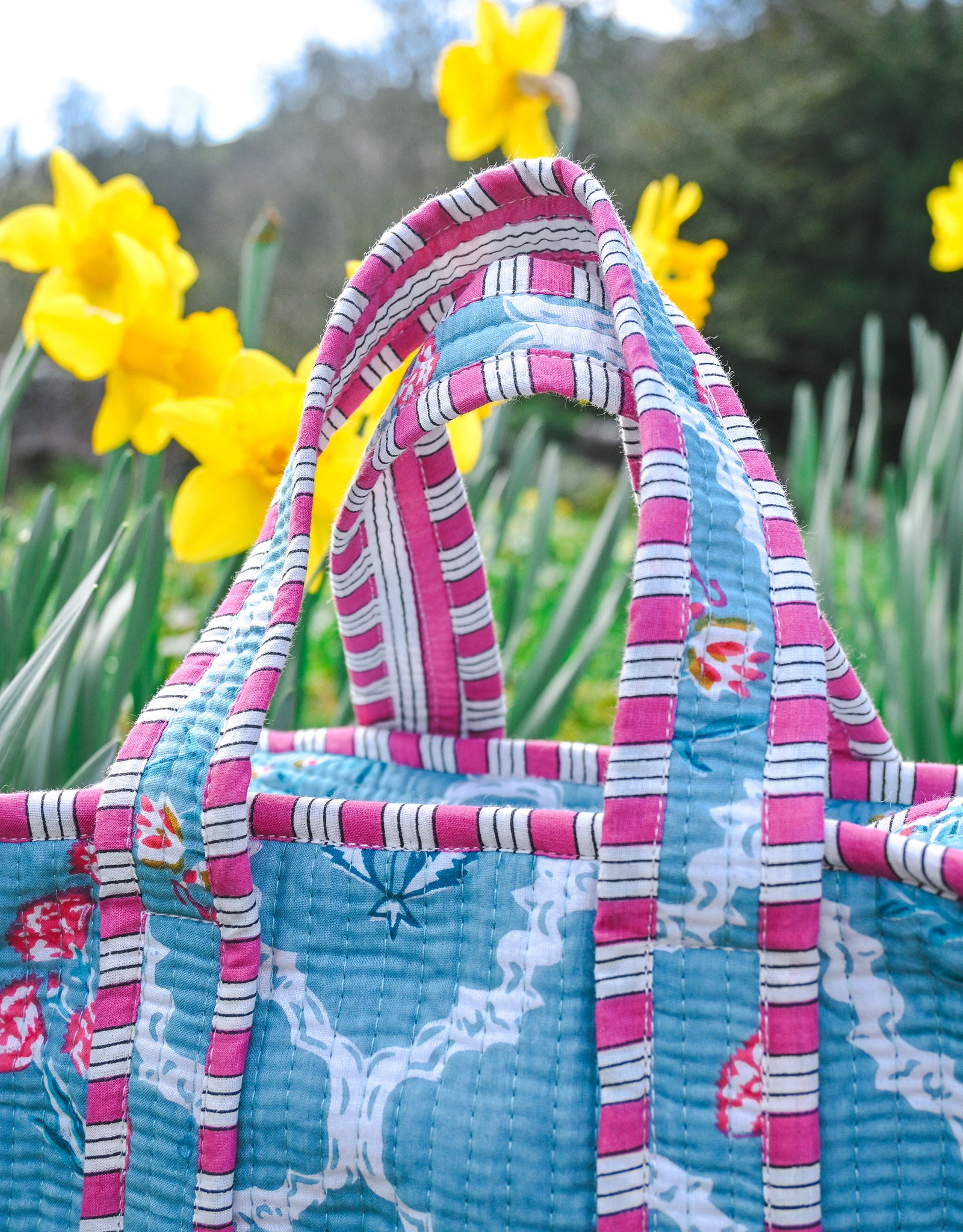 Essentials Quilted Lunch Bag