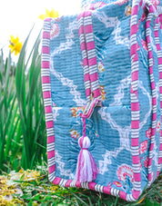 Essentials Quilted Lunch Bag