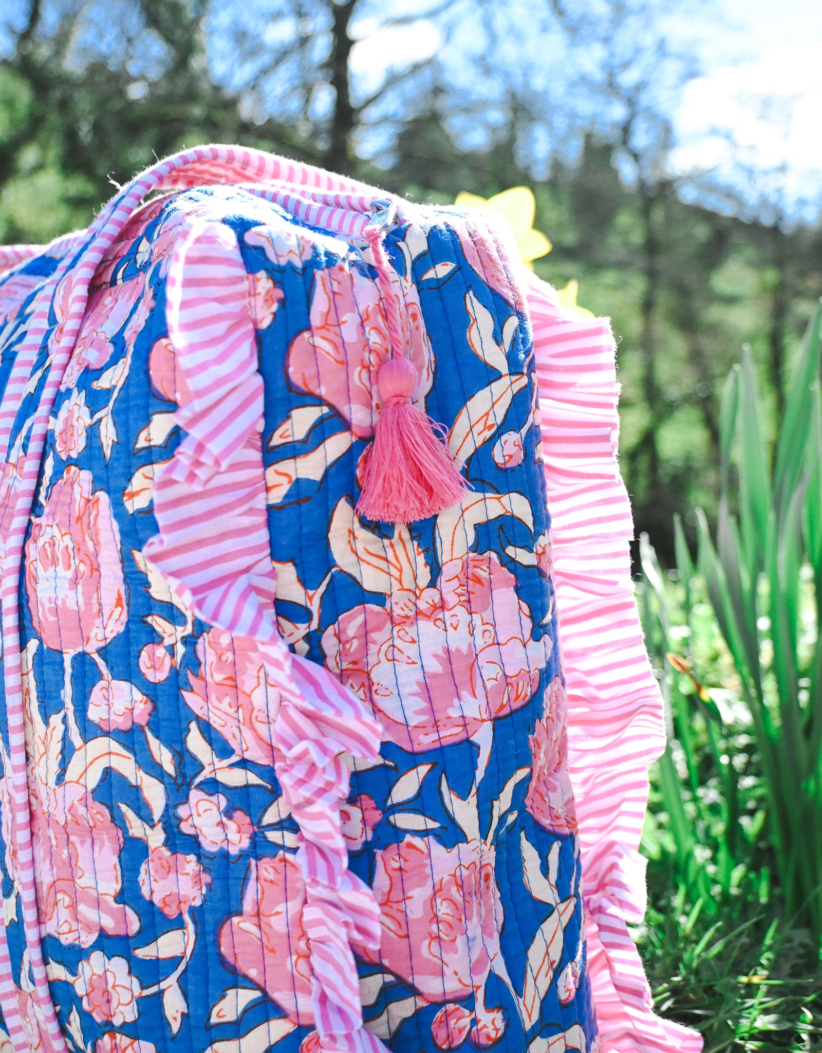 BLUE_PINKPATTERNFRILLTOTEBAGSIDE.jpg