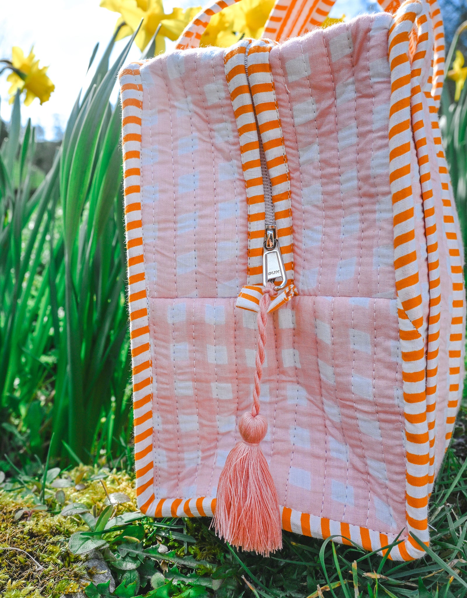 Essentials Quilted Lunch Bag